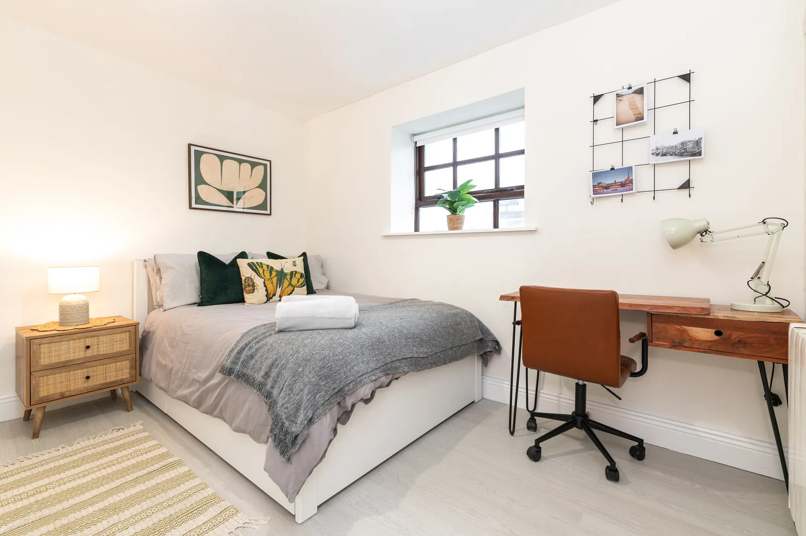 Furnished double bedroom with desk workspace at Cromwell's Fort, Wexford