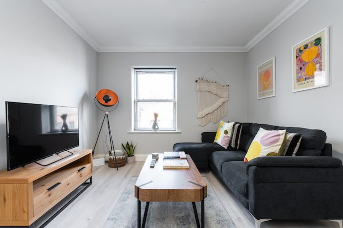 Fully equipped kitchen in EirStay Aungier corporate apartment Dublin 2 near Grafton Street