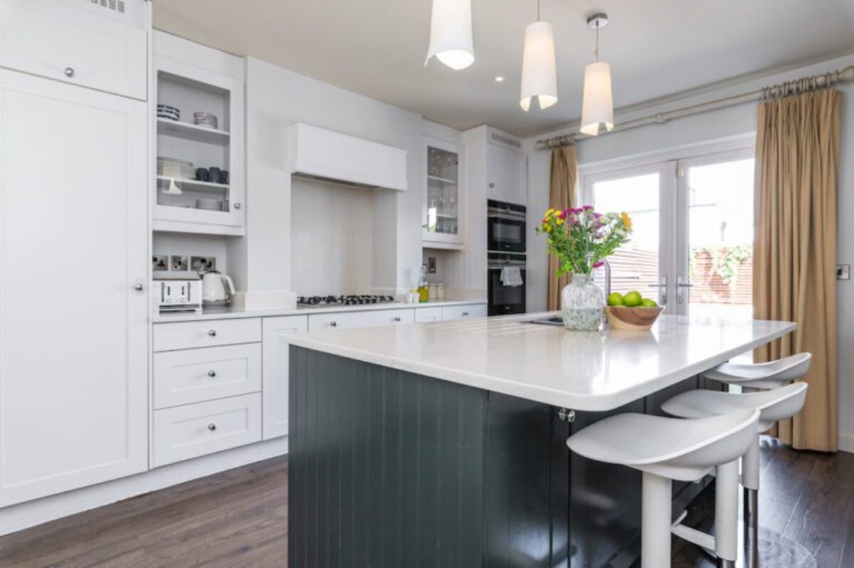 Modern bathroom in EirStay Sandford Gardens corporate accommodation Dublin 8