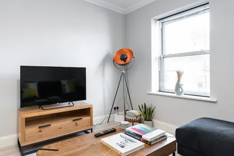 Modern ensuite bathroom with shower in EirStay Aungier corporate short stay apartment Dublin 2