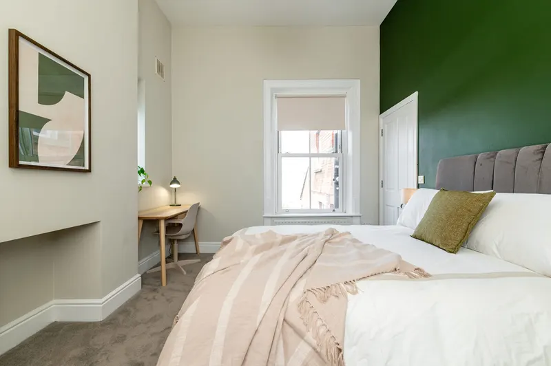 EirStay Donnybrook Dublin 4 bedroom with workstation for corporate short stays