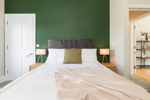 EirStay Donnybrook master bedroom ideal for short stay accommodation Dublin 4