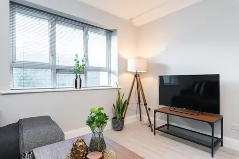 Modern bathroom in EirStay Lombard corporate short stay apartment Grand Canal Dublin 2