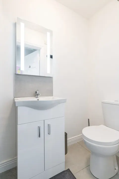 Hallway in EirStay loft serviced apartment Ranelagh Dublin 6